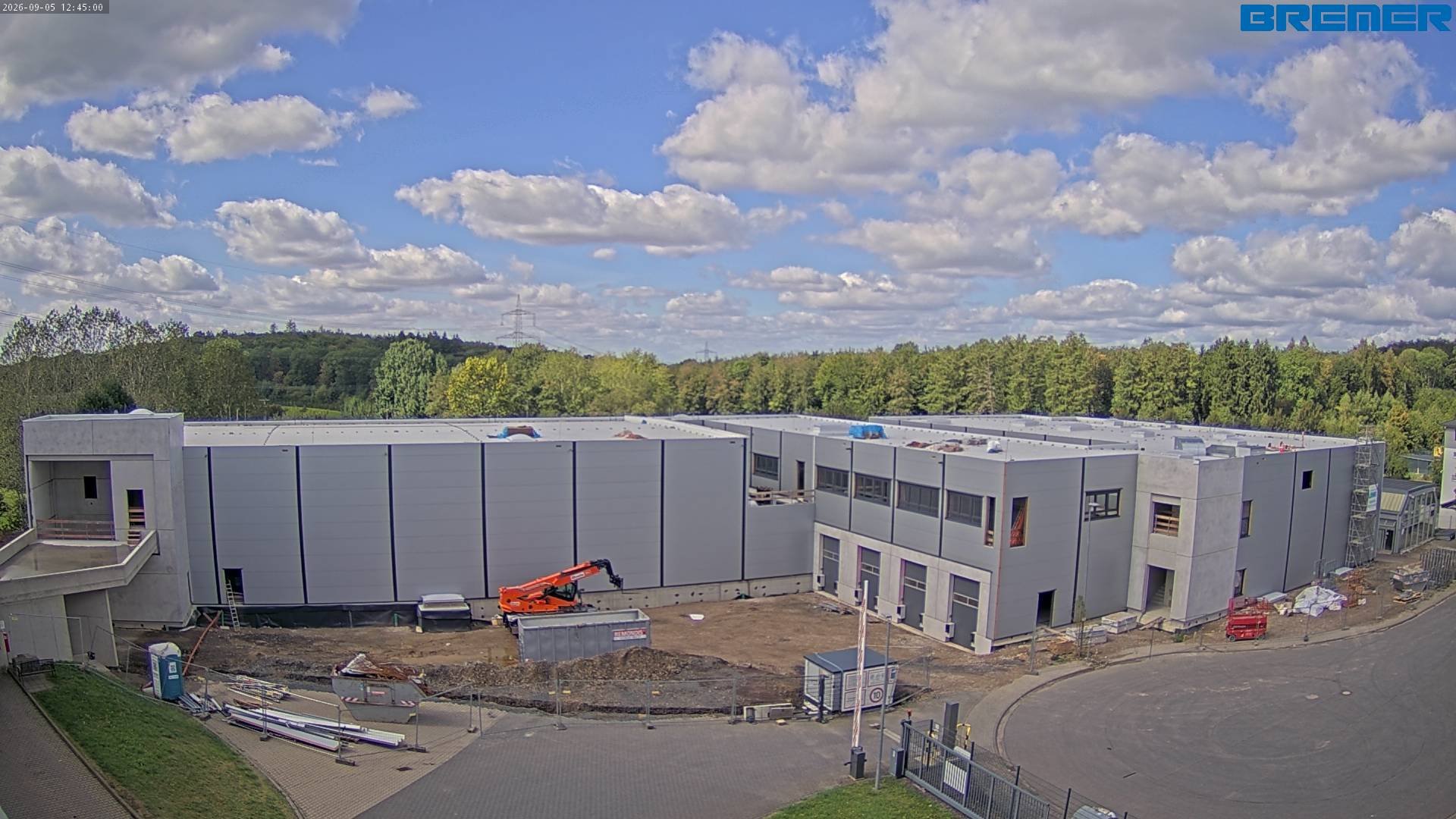 The image shows the current construction progress and is updated every 15 minutes.